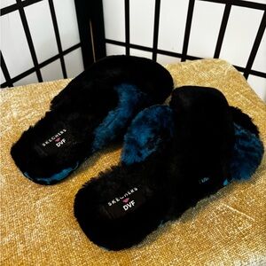 Skechers DVF Women's Black and Blue Plush Slippers